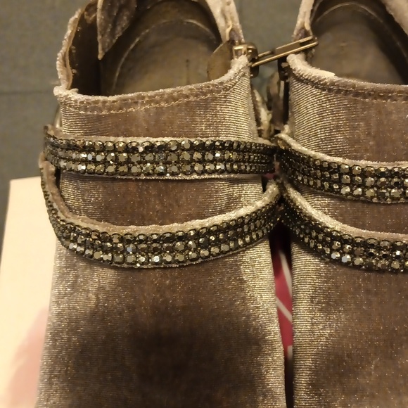 Not Rated Booties - Picture 6 of 8